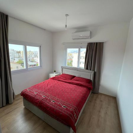 Tetris Apartment Spacious Comfortable Nicosia Bilik gambar