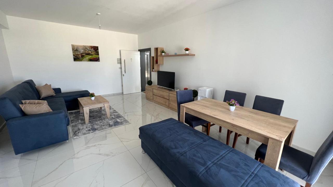 Tetris Apartment Spacious Comfortable Nicosia Bilik gambar