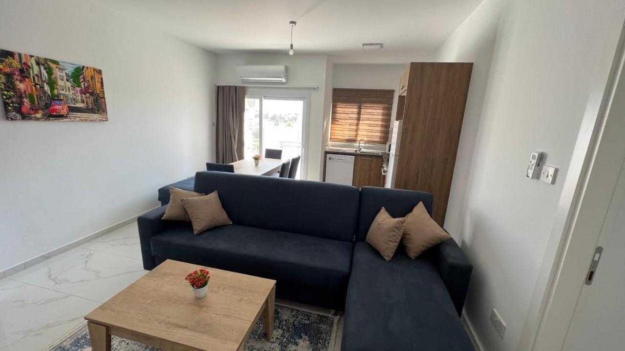 Tetris Apartment Spacious Comfortable Nicosia Bilik gambar