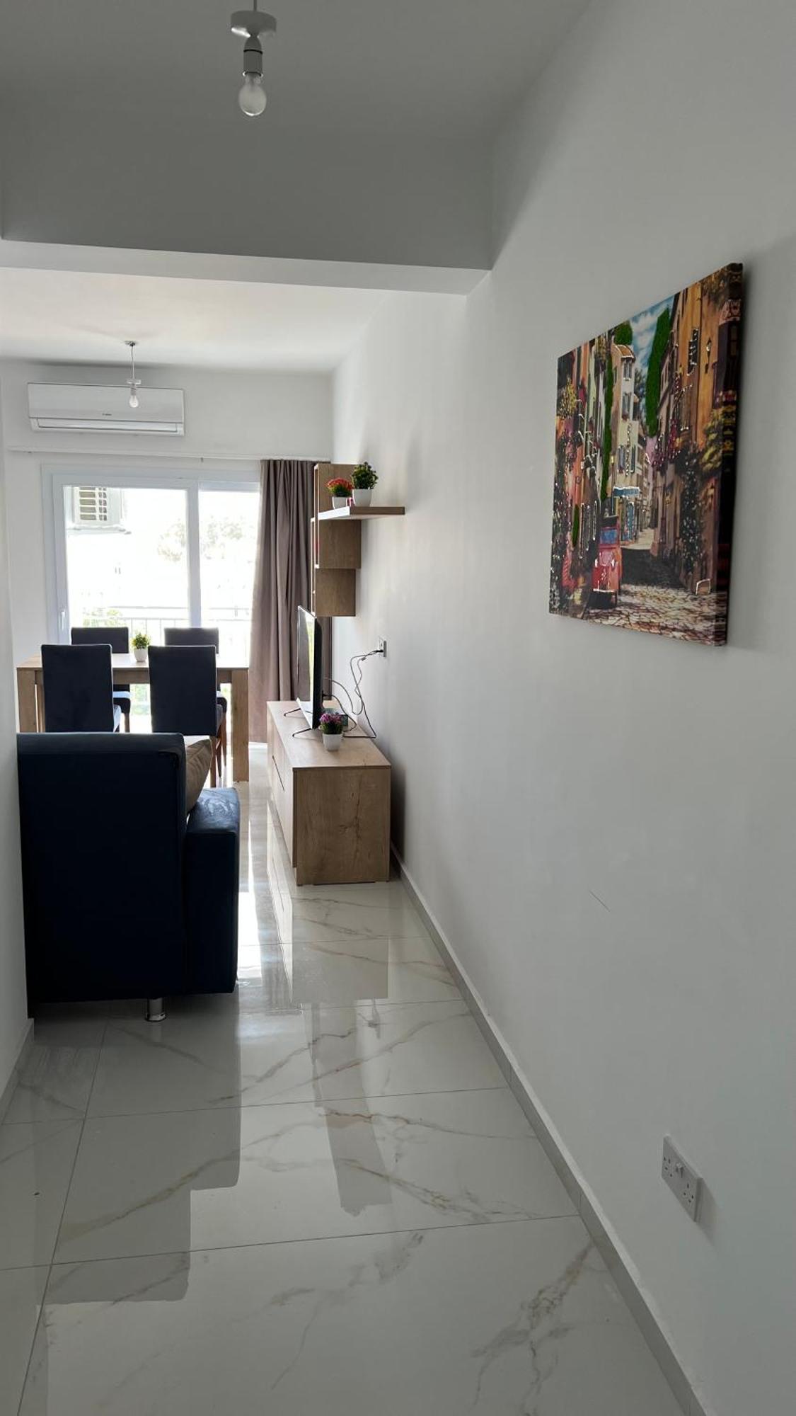 Tetris Apartment Spacious Comfortable Nicosia Bilik gambar