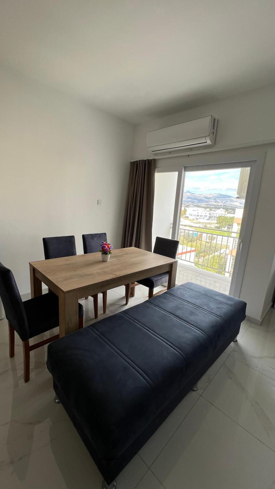 Tetris Apartment Spacious Comfortable Nicosia Bilik gambar
