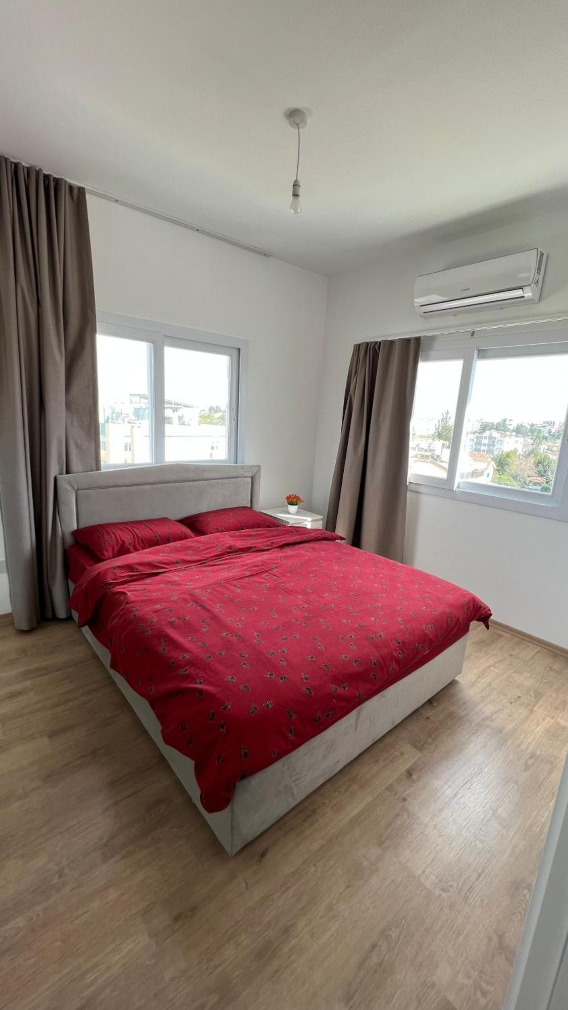 Tetris Apartment Spacious Comfortable Nicosia Bilik gambar