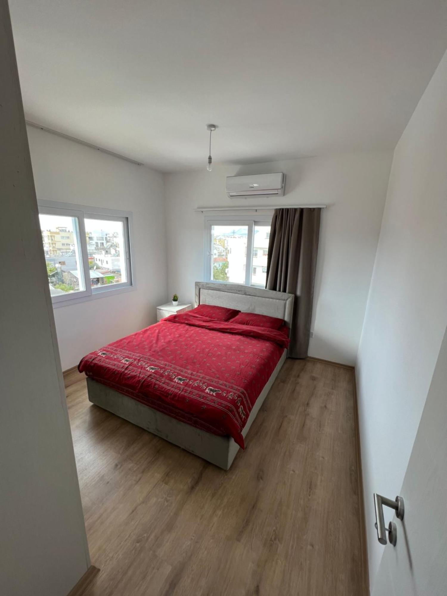 Tetris Apartment Spacious Comfortable Nicosia Bilik gambar