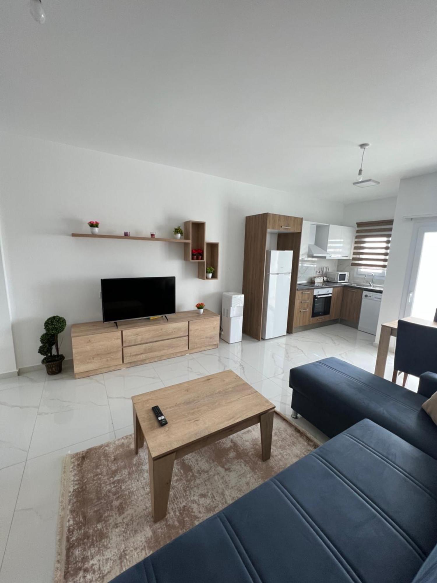 Tetris Apartment Spacious Comfortable Nicosia Bilik gambar
