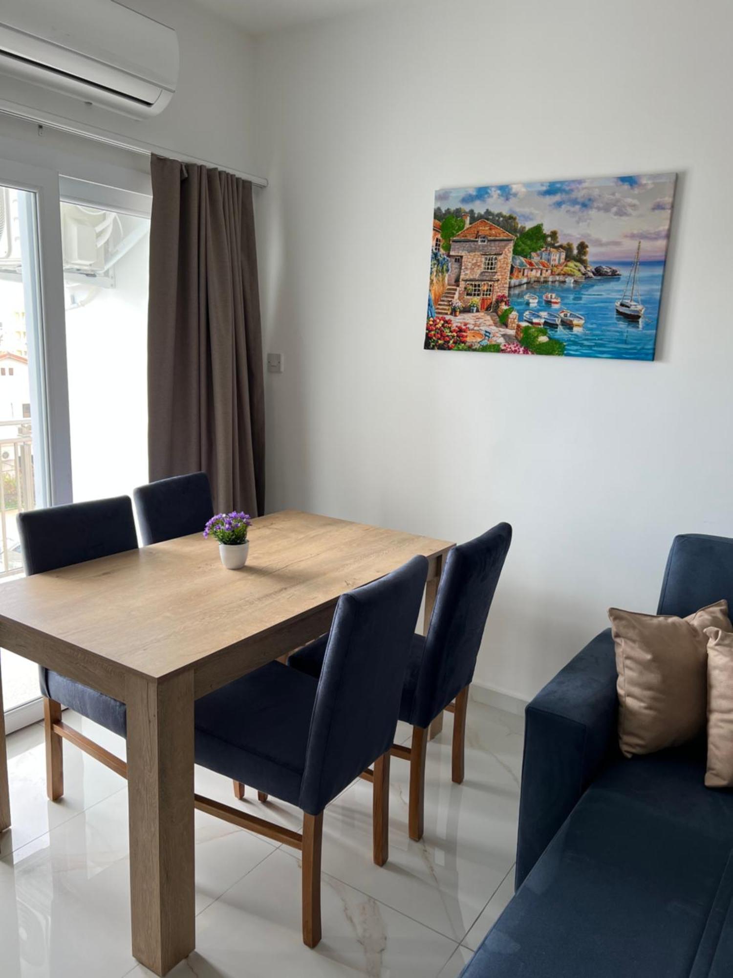 Tetris Apartment Spacious Comfortable Nicosia Bilik gambar